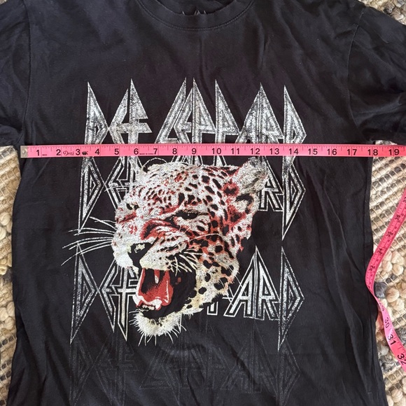 Def Leppard Graphic Tee - Picture 5 of 6